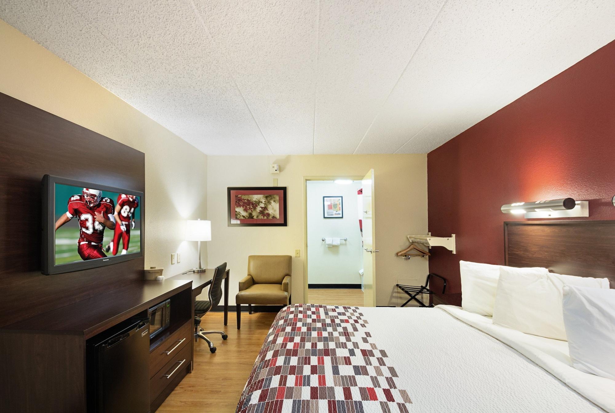 Red Roof Inn Cincinnati East - Beechmont Cherry Grove Eksteriør billede
