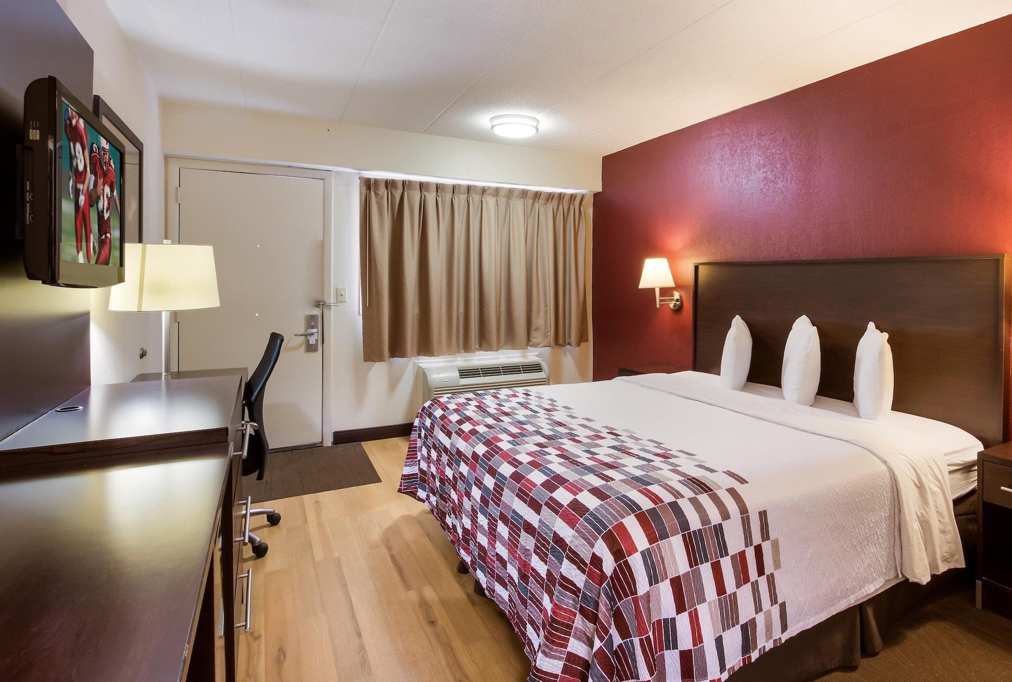 Red Roof Inn Cincinnati East - Beechmont Cherry Grove Eksteriør billede