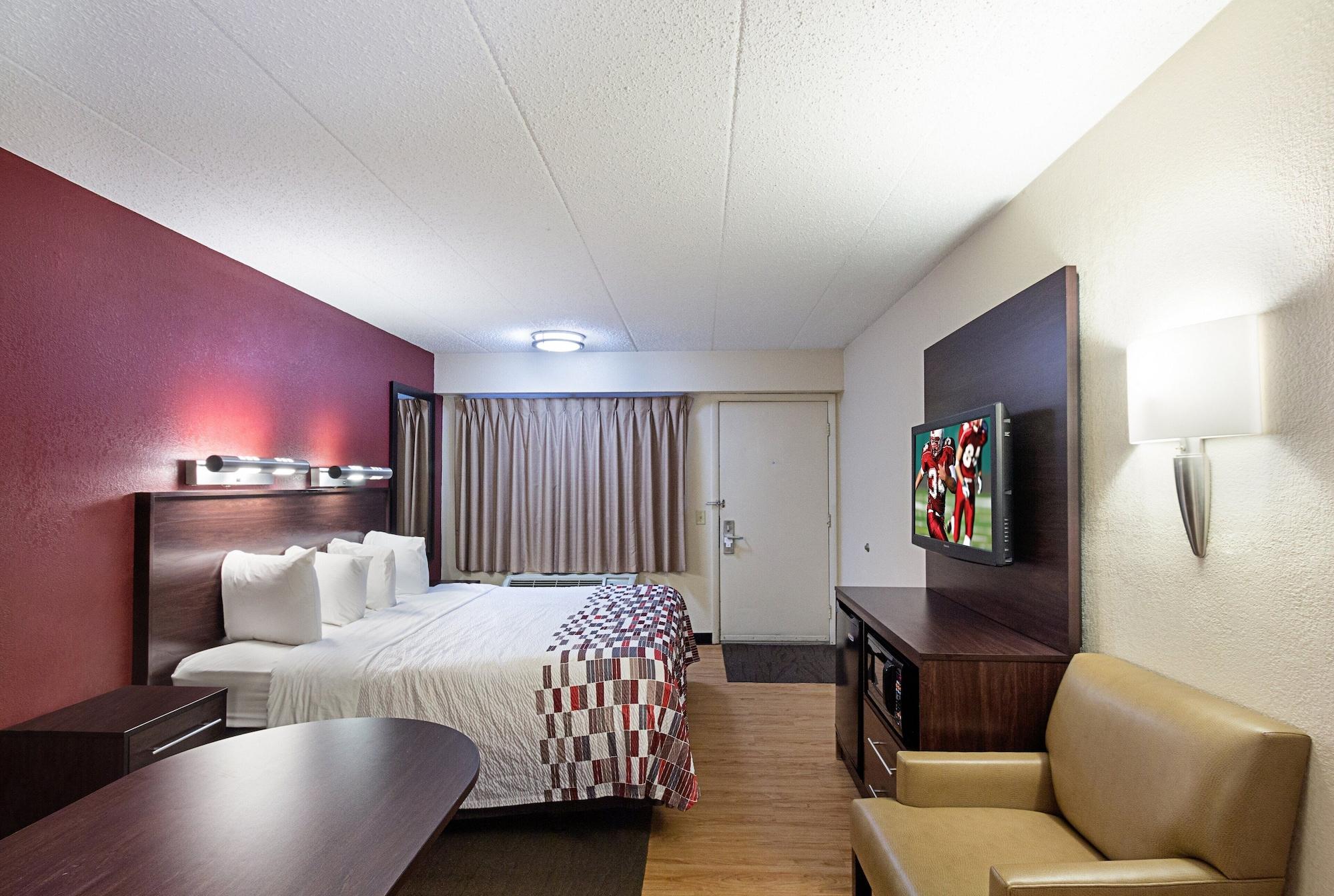Red Roof Inn Cincinnati East - Beechmont Cherry Grove Eksteriør billede