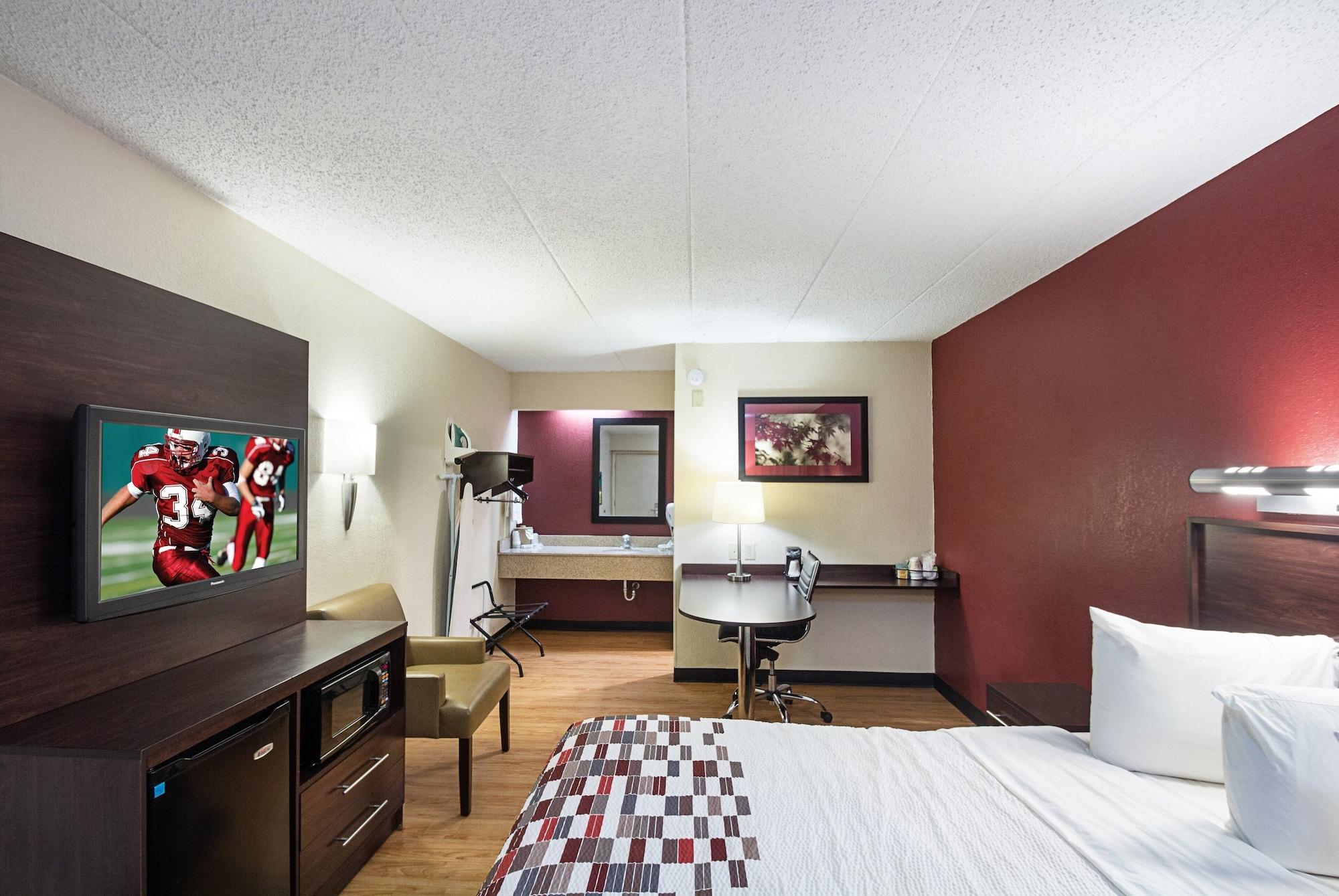 Red Roof Inn Cincinnati East - Beechmont Cherry Grove Eksteriør billede