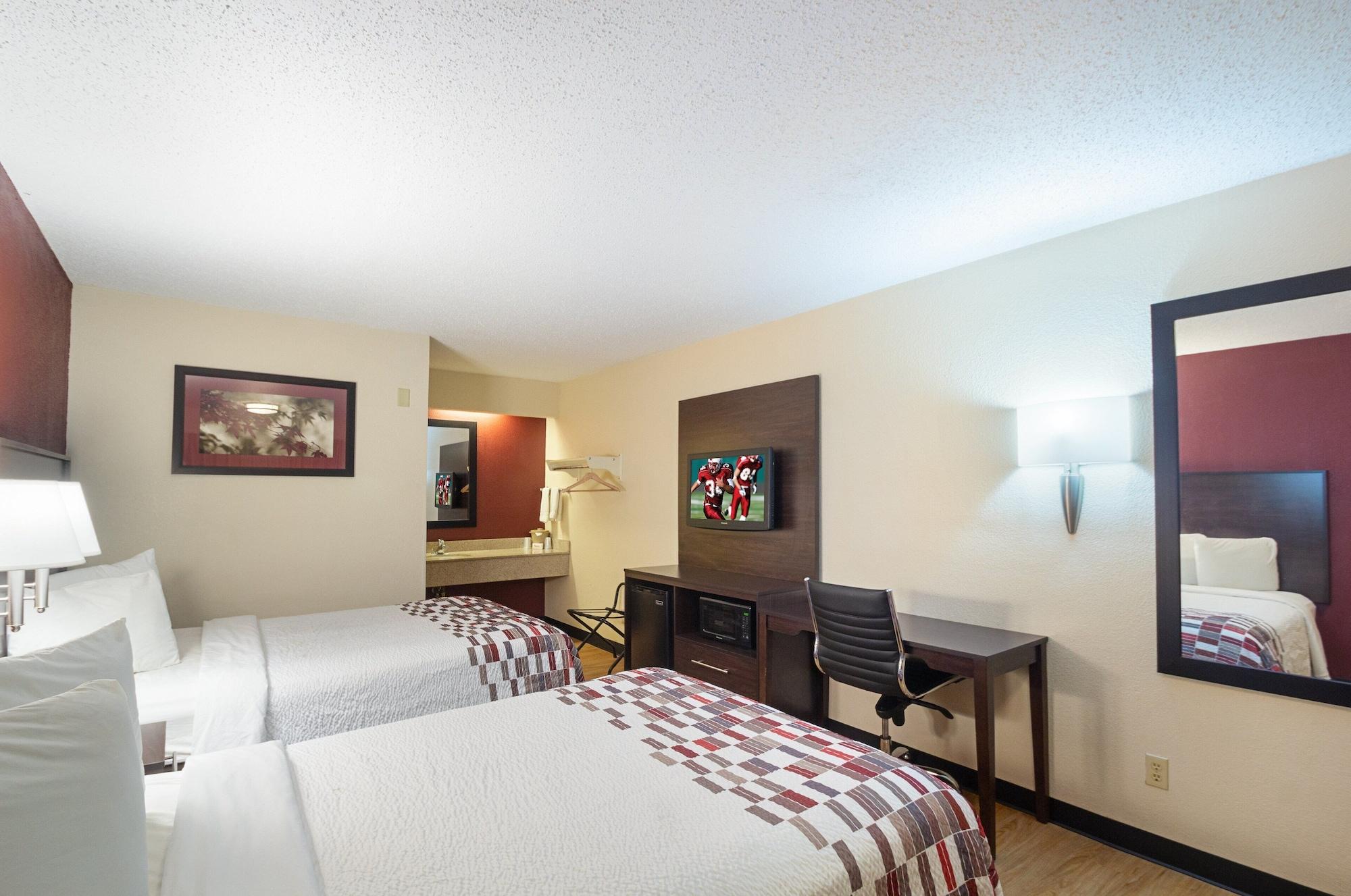 Red Roof Inn Cincinnati East - Beechmont Cherry Grove Eksteriør billede