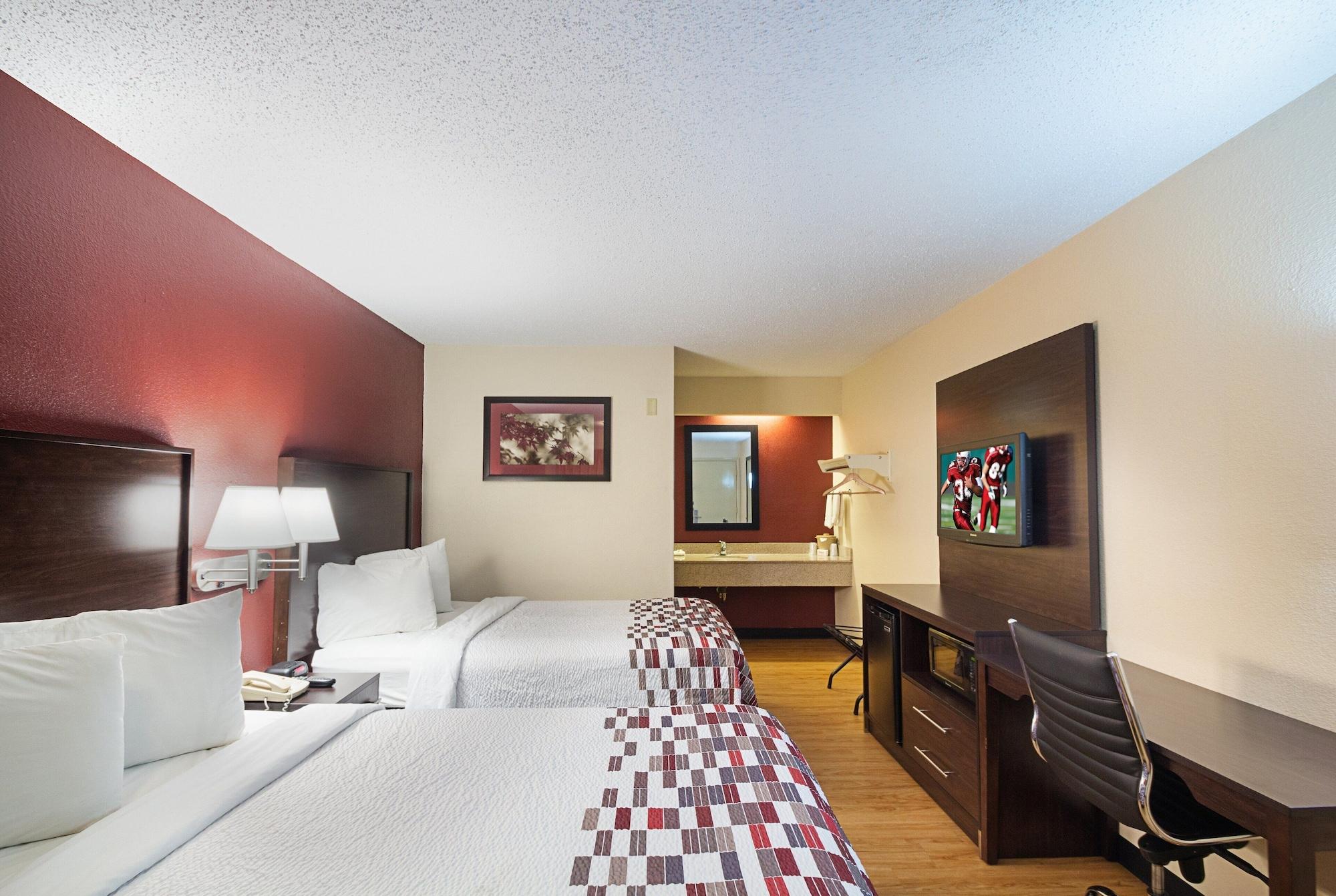 Red Roof Inn Cincinnati East - Beechmont Cherry Grove Eksteriør billede