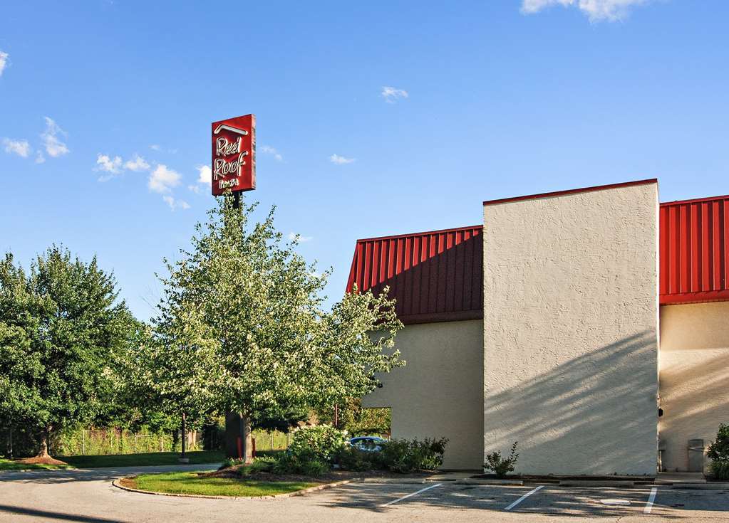 Red Roof Inn Cincinnati East - Beechmont Cherry Grove Eksteriør billede